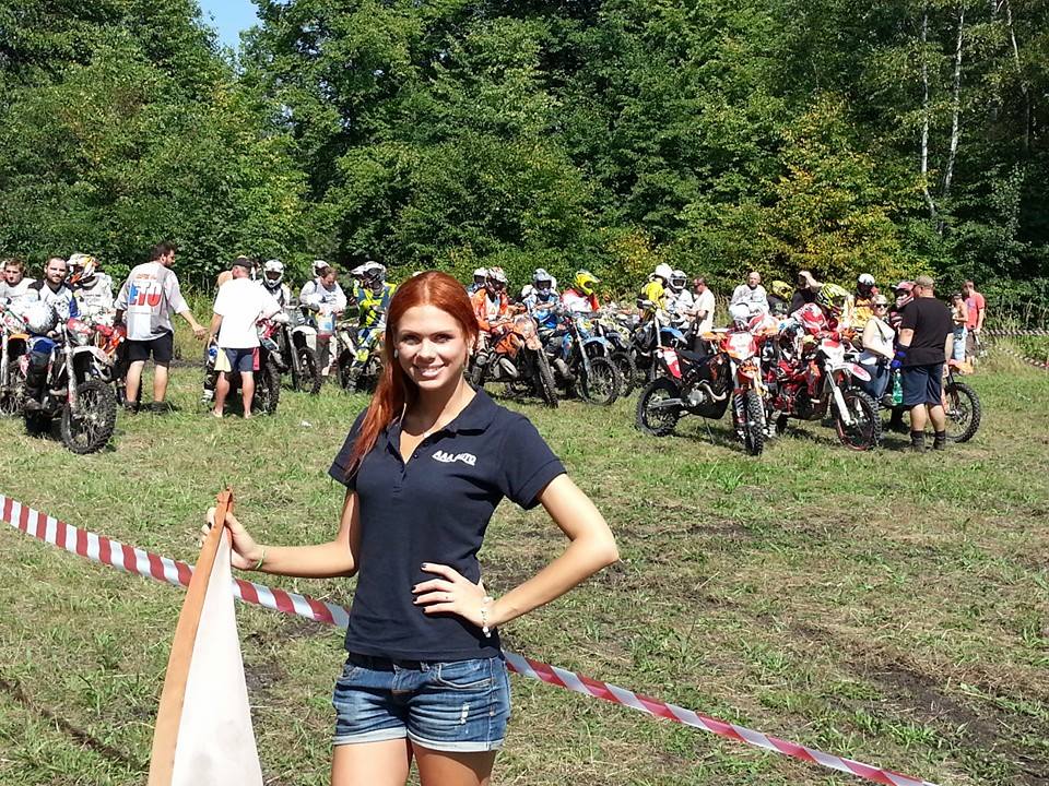 zajištění hostesky na Motokross Karvina